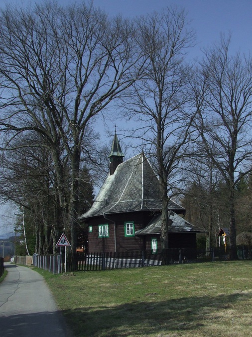 Kostolík v Hrčave.