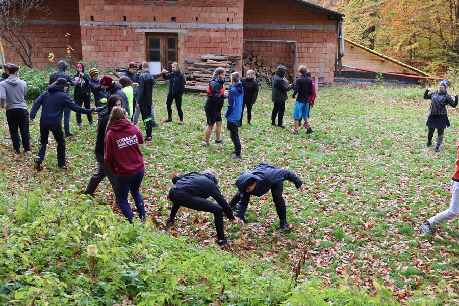 Tady je to opravdu akční.